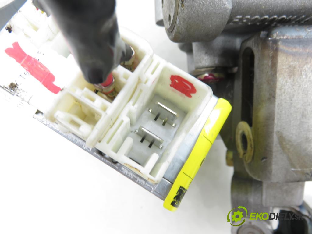 TOYOTA YARIS (_P1_) HB 2005 64,00 1.3 VVTi 87 - 2SZ-FE 1298,00 SLOUPEC / PODPORA elektrický 6900000472 ; 896500D030 ; 6900000565