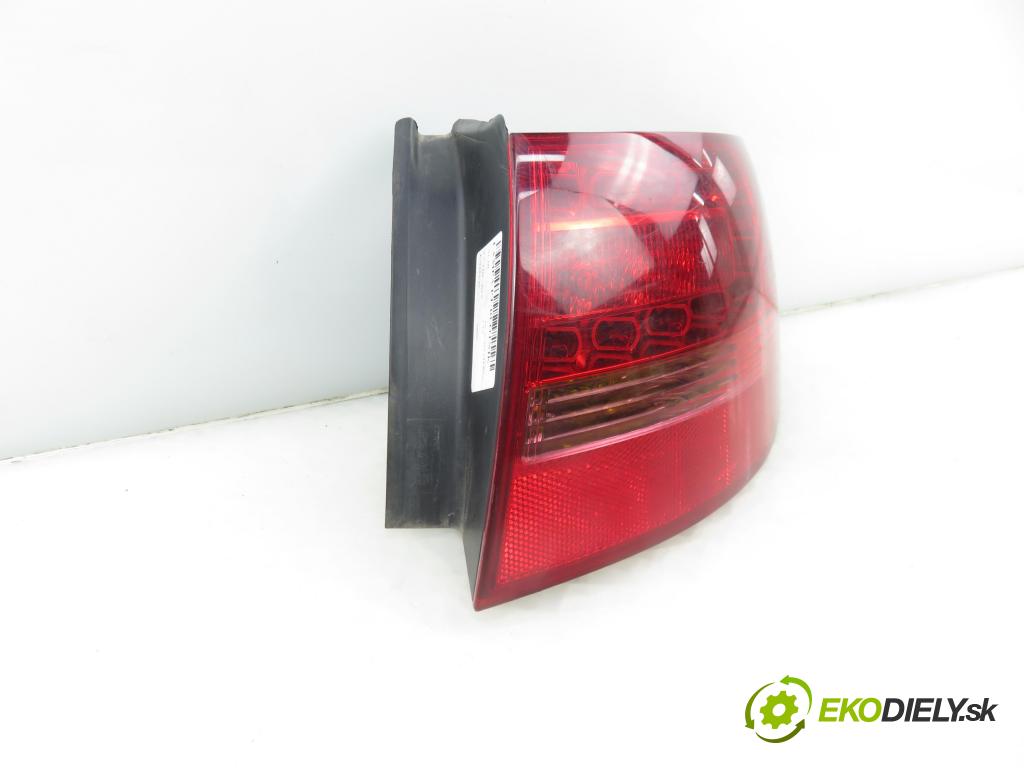 AUDI A6 Avant (4F5, C6) KOMBI 2005 132,00 2.7 TDI - BPP 2698,00 světlo pravé zadní