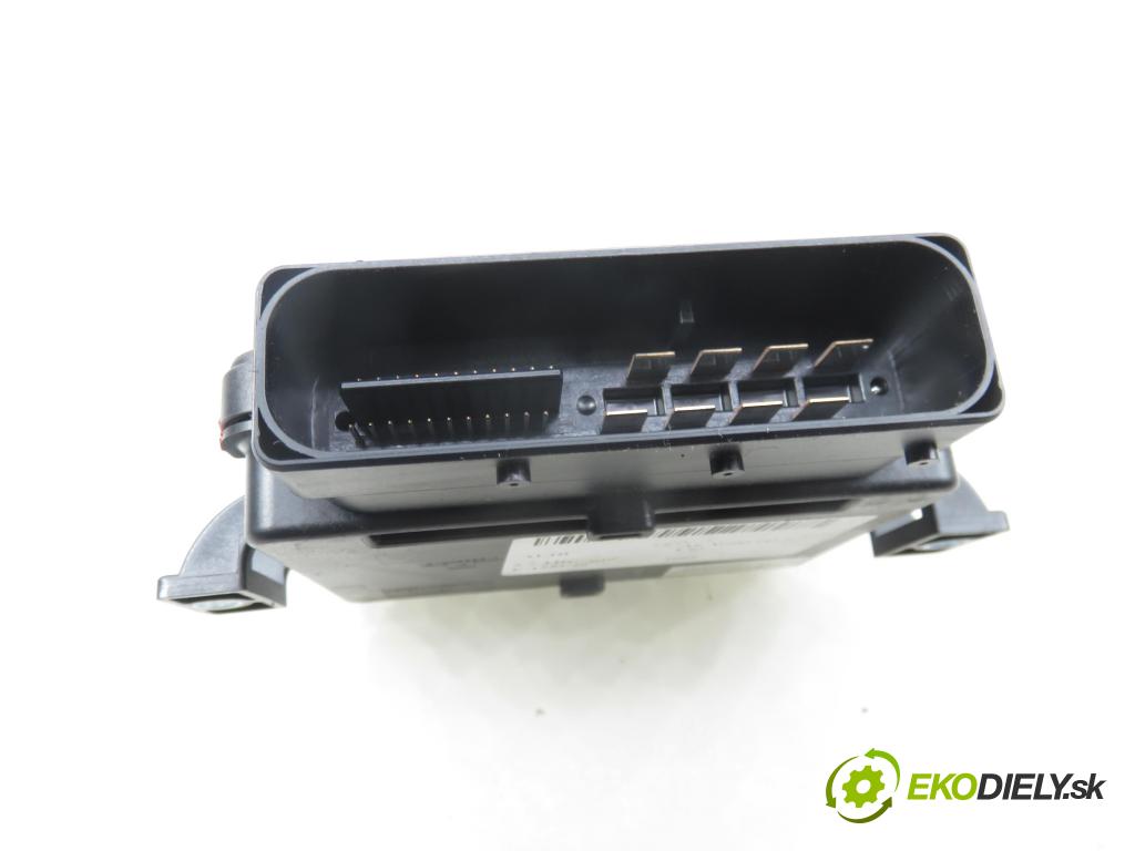 AUDI A6 Avant (4F5, C6) KOMBI 2005 132,00 2.7 TDI - BPP 2698,00 řídící jednotka brzdy MANUÁL 4F0907801 ; 4F0910801 ; 5WK32443