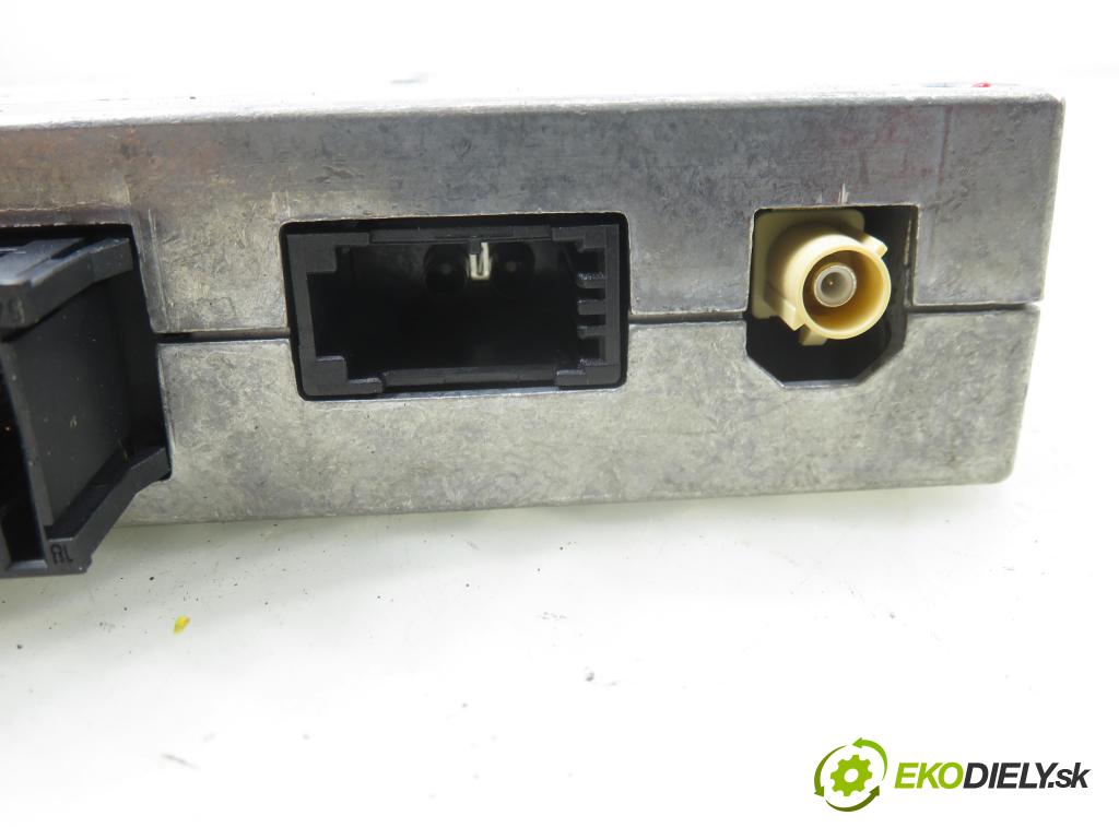 AUDI A6 Avant (4F5, C6) KOMBI 2005 132,00 2.7 TDI - BPP 2698,00 MODUL BLUETOOTH 4E0910336F ; 4E0862335