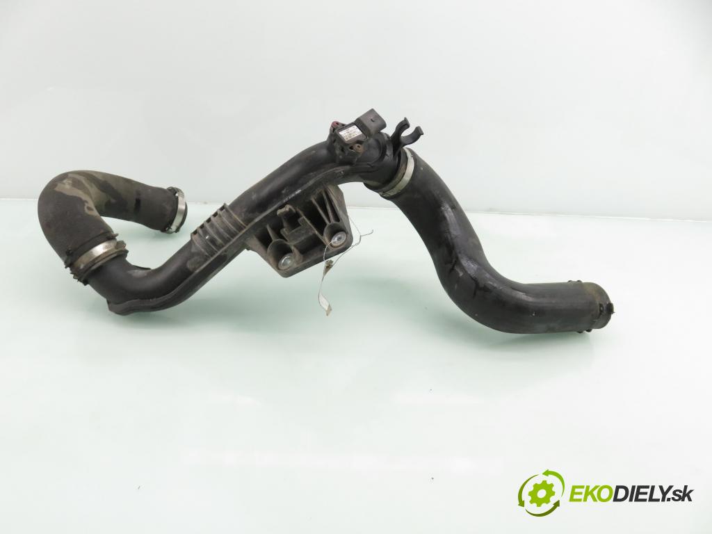 AUDI A4 (8K2, B8) SEDAN 2009 105,00 2.0 TDI - CAGA 1968,00 Rúra intercoolera turba 8K0145673L ; 8K0145737K