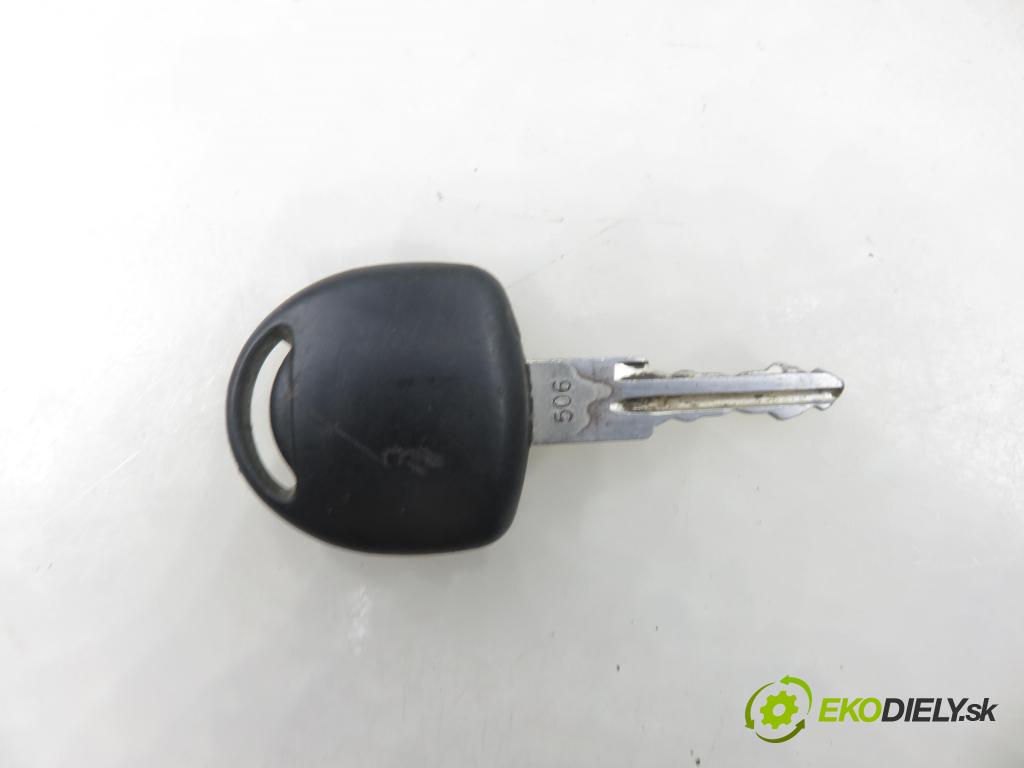 OPEL CORSA B (S93) HB 1999 33,00 1.2 45 - X 12 SZ 1195,00 spinačka 26034041 ; 26034040 (Spínacia skrinka)