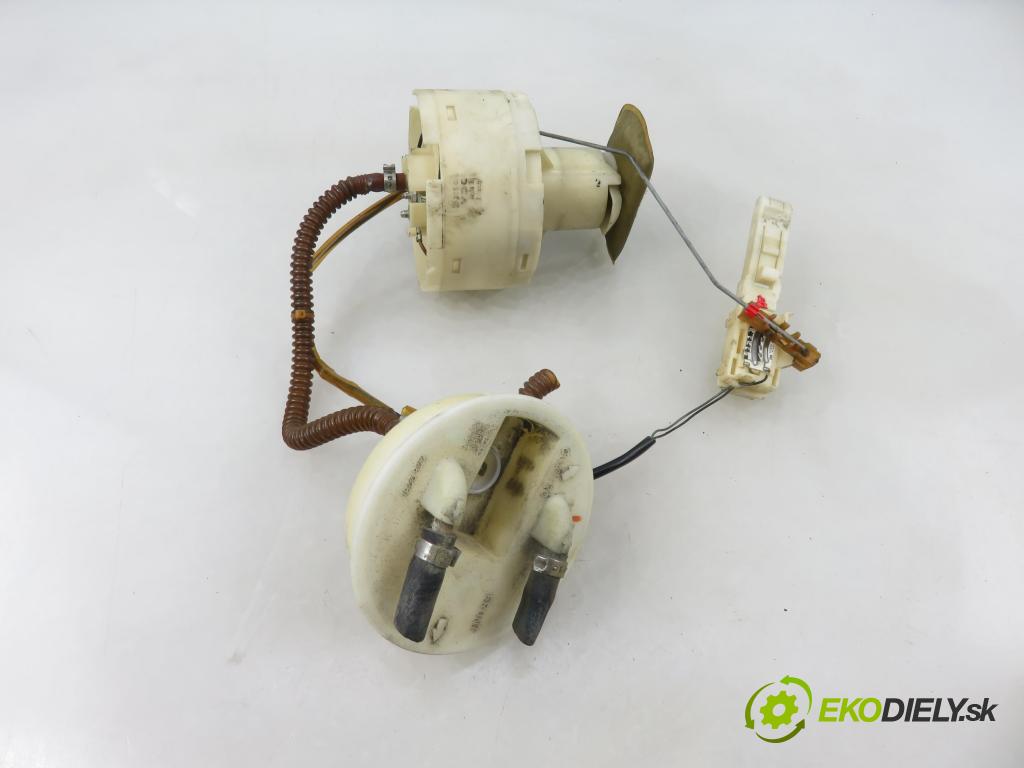 AUDI A4 (8D2, B5) SEDAN 1995 74,00 1.6 8V 100 - ADP 1595,00 pumpa paliva 8D0201319