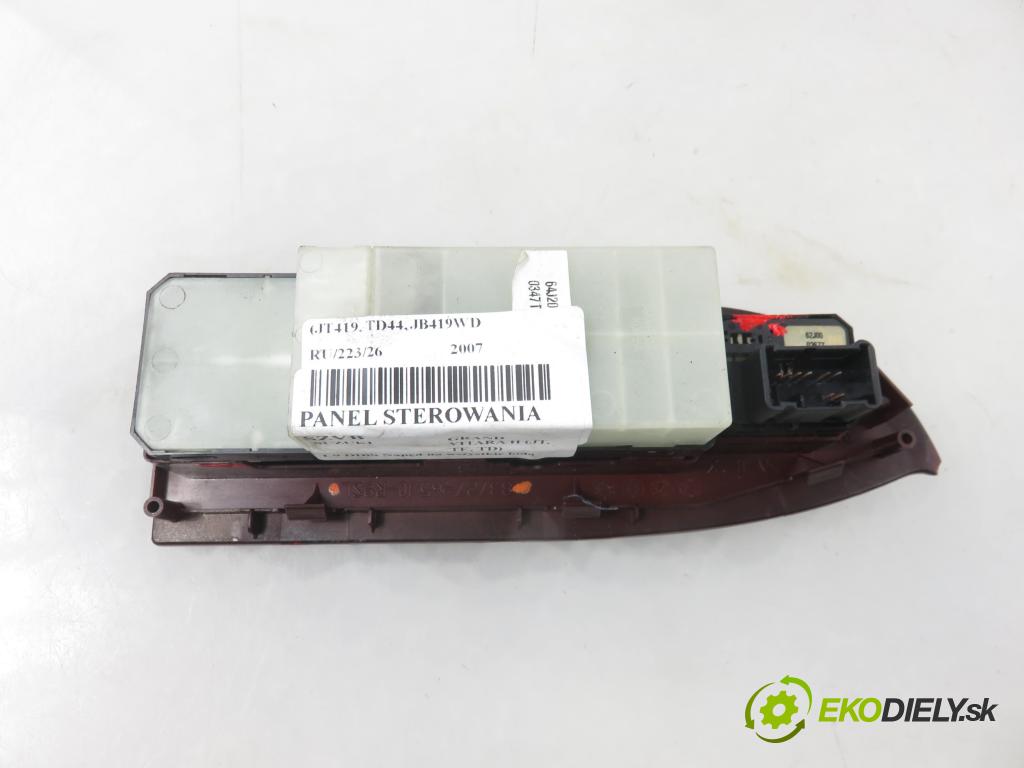 SUZUKI GRAND VITARA II (JT, TE, TD) SUV 2007 95,00 1.9 DDiS 129 4x4 - F9Q 264 1870,00 Panel ovládaní oken 8372765J0R9SL