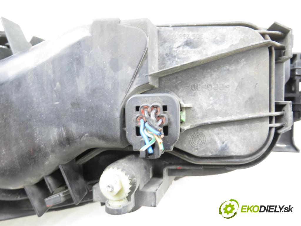 FORD MONDEO III Turnier (BWY) KOMBI 2002 81,00 1.8 16V - CGBA 1798,00 Svetlo PP 0301174202 ; 1S7113005AK