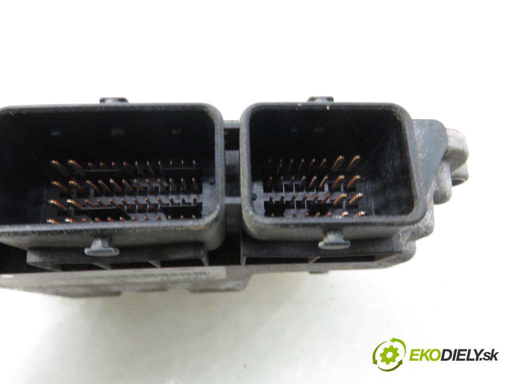 RENAULT TRAFIC II Autobus (JL) BUS 2004 74,00 1.9 dCI 100 (JL0C) - F9Q 760 1870,00 Riadiaca jednotka Motor 0281011529 ; 8200325719