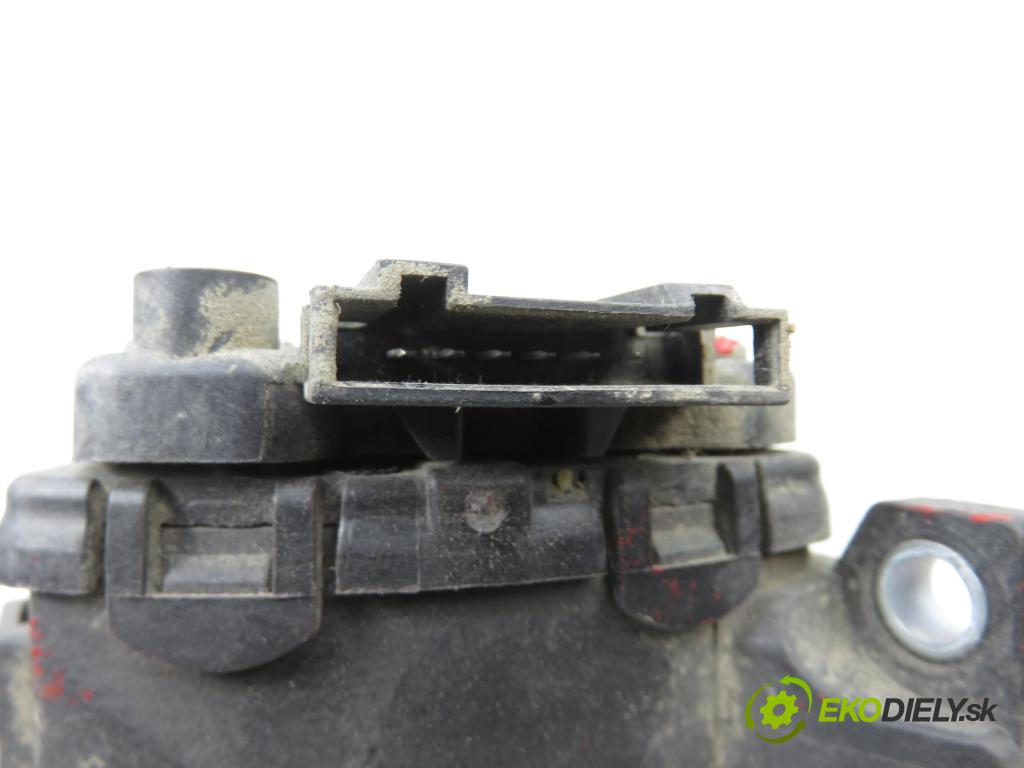 RENAULT TRAFIC II Autobus (JL) BUS 2004 74,00 1.9 dCI 100 (JL0C) - F9Q 760 1870,00 Potenciometer plynu 6PV00811914 ; 7700313060 (Potenciometer plynového pedálu)