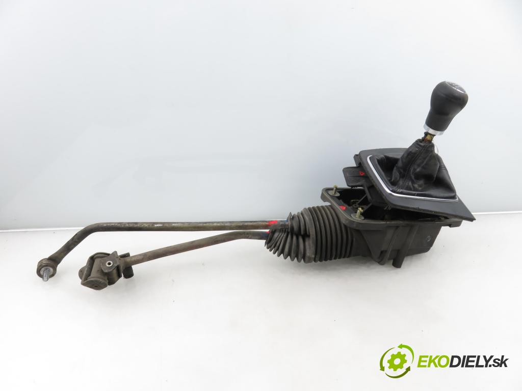 AUDI A4 (8EC, B7) SEDAN 2005 85,00 1.9 TDI - BKE 1896,00 ZVEDÁK: 