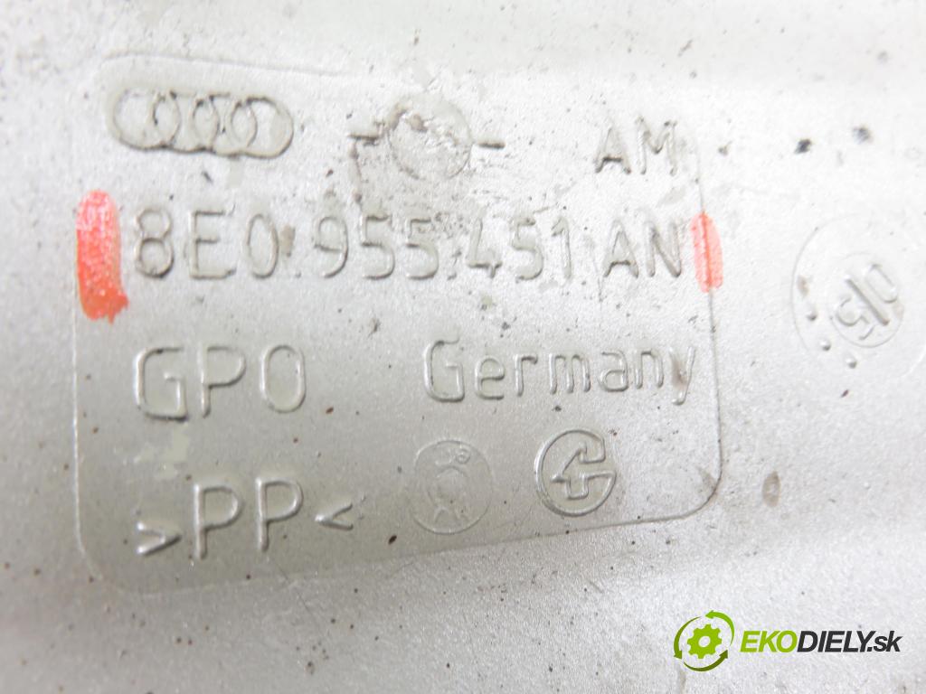 AUDI A4 (8EC, B7) SEDAN 2005 85,00 1.9 TDI - BKE 1896,00 nádržka ostřikovačů 8E0955451AN (Klika dveří ostatní)