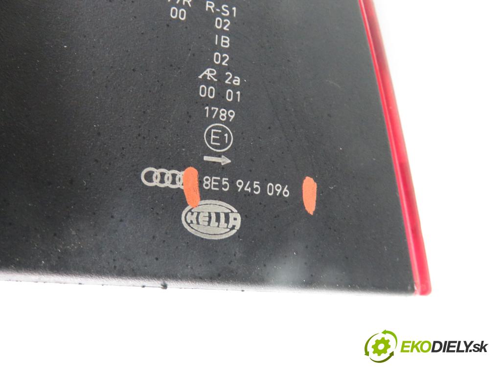 AUDI A4 (8EC, B7) SEDAN 2005 85,00 1.9 TDI - BKE 1896,00 světlo pravé zadní 8E5945096 ; 96503702