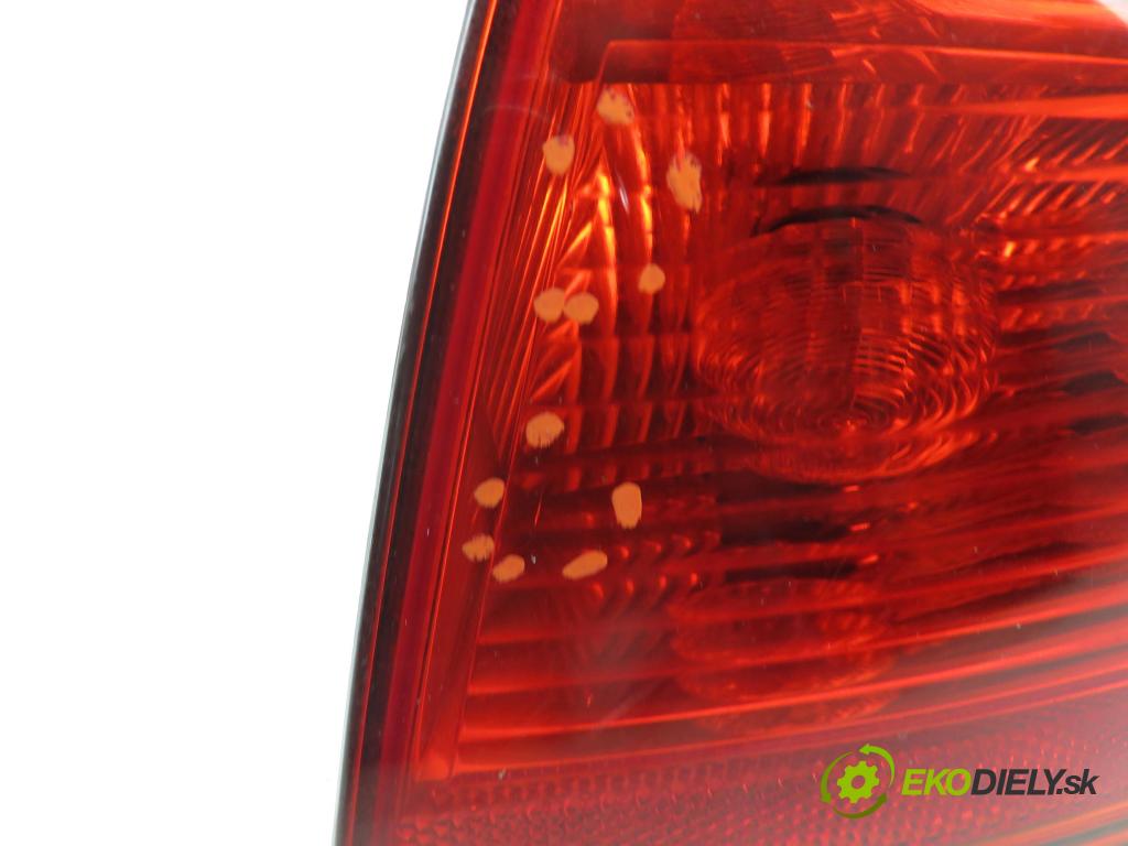AUDI A4 (8EC, B7) SEDAN 2005 85,00 1.9 TDI - BKE 1896,00 světlo pravé zadní 8E5945096 ; 96503702