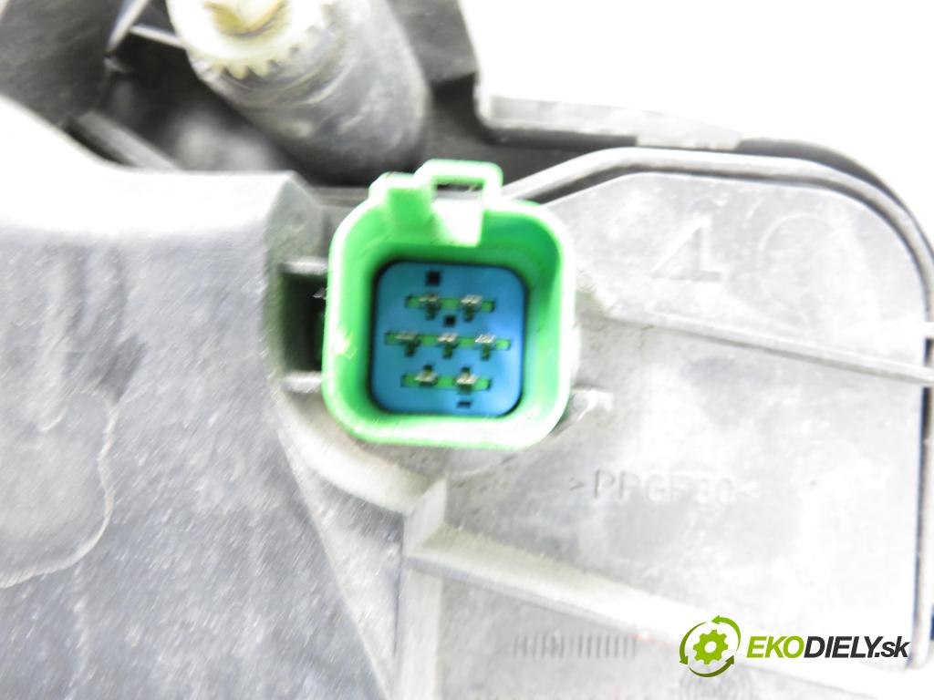 FORD MONDEO III Turnier (BWY) KOMBI 2002 81,00 1.8 16V - CGBA 1798,00 světlo LP 0301174203 ; 1S7113006SE
