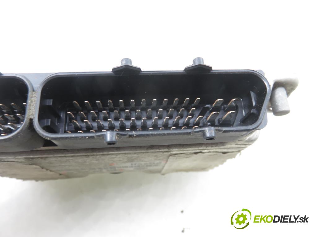 SEAT AROSA (6H) HB 2001 37,00 1 - AUC 999,00 řídící jednotka motora 0261206823 ; 030906032AS