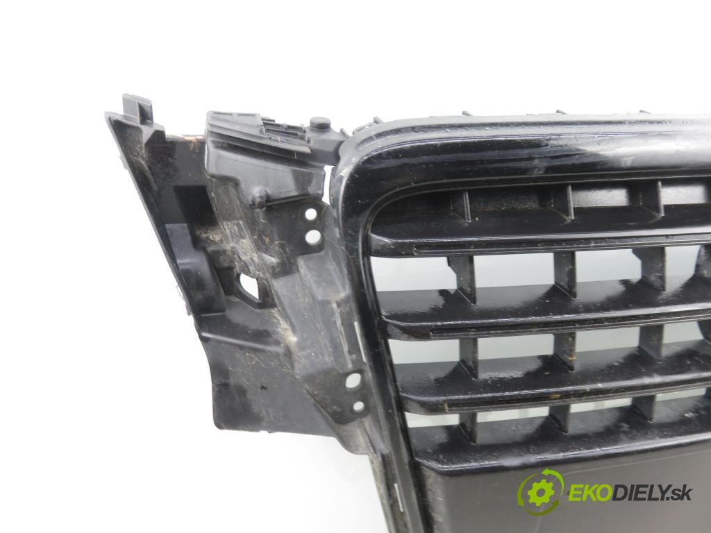 AUDI A4 Avant (8K5, B8) KOMBI 2011 105,00 2.0 TDI - CAGA 1968,00 mřížka / maska 8K0853651