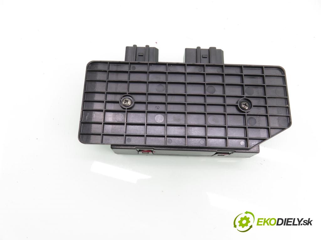 VW PASSAT B5 (3B2) SEDAN 1998 81,00 1.9 TDI 110 - AFN 1896,00 MODUL komfortu 1J0959799AH