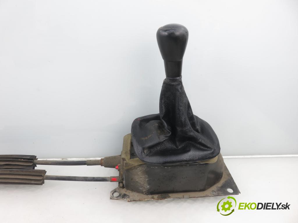 SEAT AROSA (6H) HB 2001 37,00 1 - AUC 999,00 ZVEDÁK: