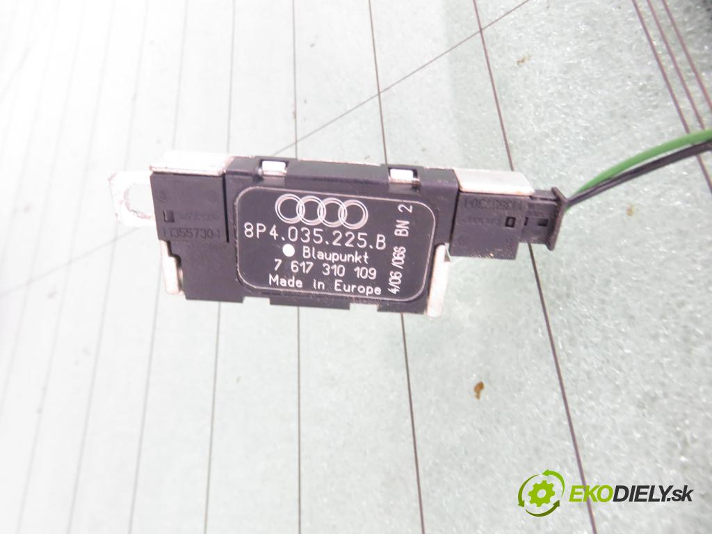 AUDI A3 Sportback (8PA) HB 2006 75,00 1.6 - BSE 1595,00 Okno zadné kapota 