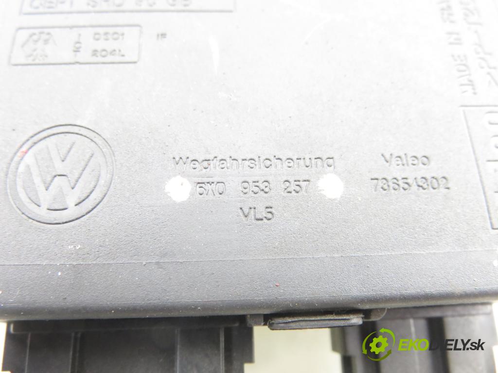 SEAT AROSA (6H) HB 2001 37,00 1 - AUC 999,00 spínačka / VLOŽKY 357905851F ; 6X0953257