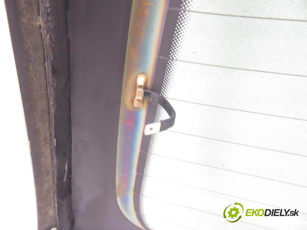 VW POLO (9N_) HB 2002 55,00 1.4 16V 75 - BBY 1390,00 Okno zadné kapota 