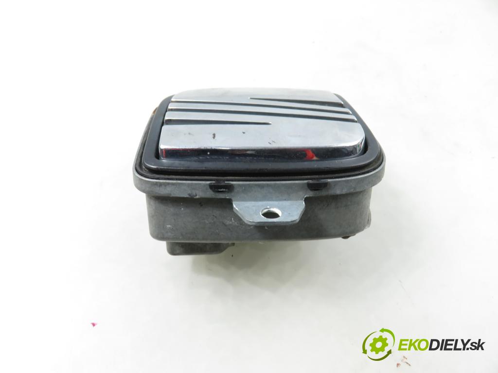 SEAT ALTEA XL (5P5, 5P8) MINIVAN 2007 77,00 1.9 TDI - BLS 1896,00 klika dveří kufr 5P0827565C