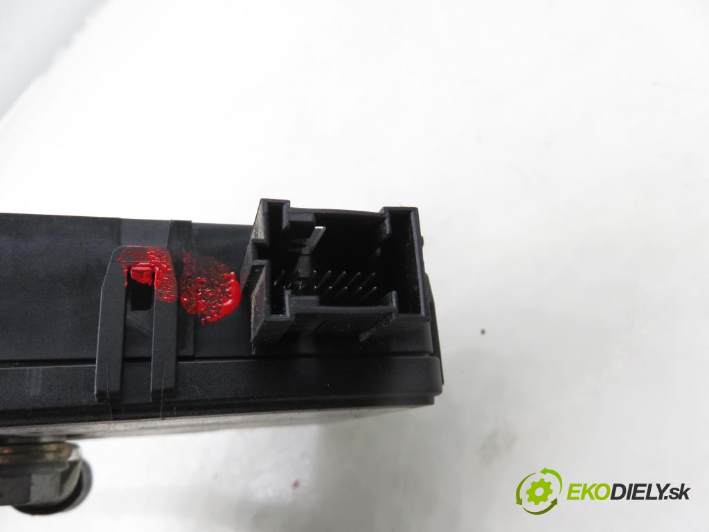 AUDI A6 Avant (4F5, C6) KOMBI 2006 171,00 3.0 TDI quattro - ASB 2967,00 MODUL akumulátora 0199000013 ; 4F0915181A ; 4F0910181E