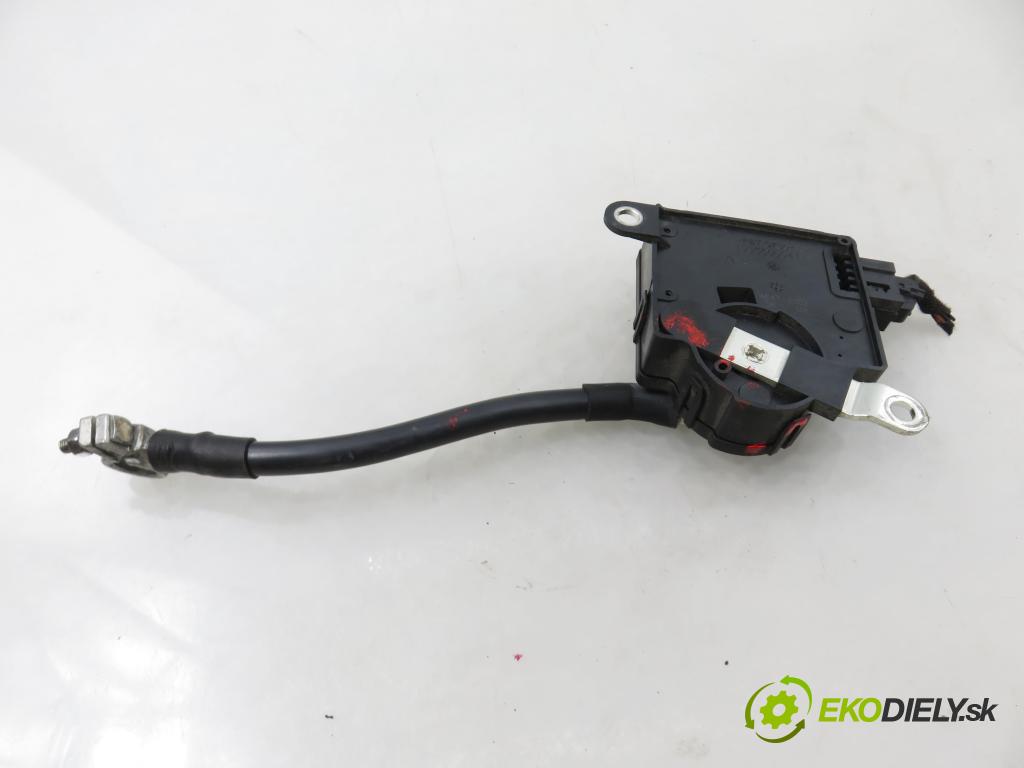 AUDI A6 Avant (4F5, C6) KOMBI 2006 171,00 3.0 TDI quattro - ASB 2967,00 MODUL akumulátora 0199000013 ; 4F0915181A ; 4F0910181E