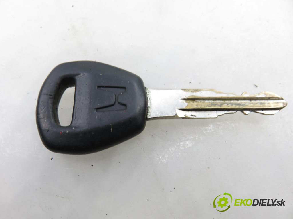 HONDA CIVIC VII Hatchback (EU, EP, EV) HB 2002 81,00 1.6 i - D16V1 1590,00 spinačka / zámky 39730S5A