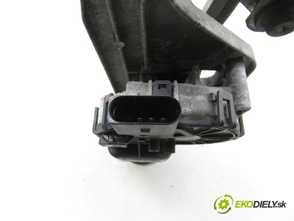 FORD FOCUS II (DA_, HCP) HB 2006 85,00 1.6 Ti - HXDA 1596,00 MECHANISMUS/ motorek stěračů 4M5117504AC ; 4M5117508AA ; 0390241731