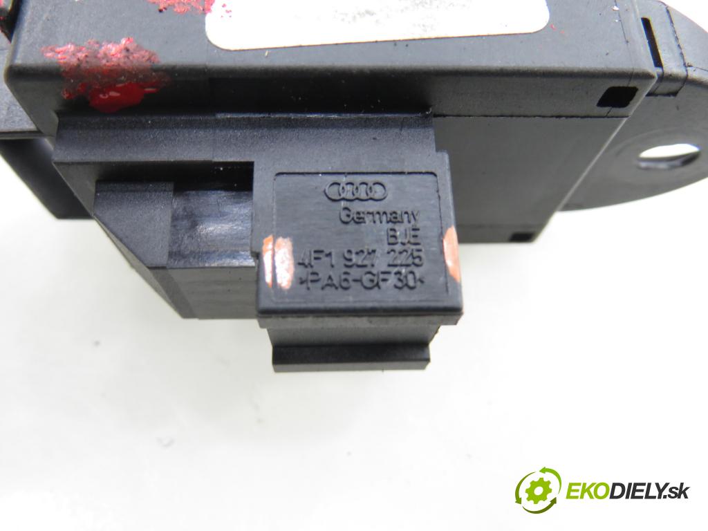 AUDI A6 Avant (4F5, C6) KOMBI 2006 171,00 3.0 TDI quattro - ASB 2967,00 vypínač brzdy MANUÁL 4F1927225