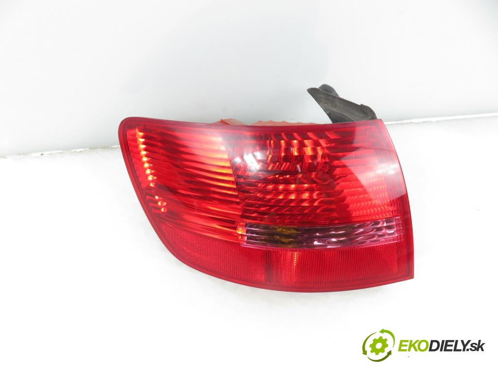 AUDI A6 Avant (4F5, C6) KOMBI 2006 171,00 3.0 TDI quattro - ASB 2967,00 světlo levé zadní 89034302