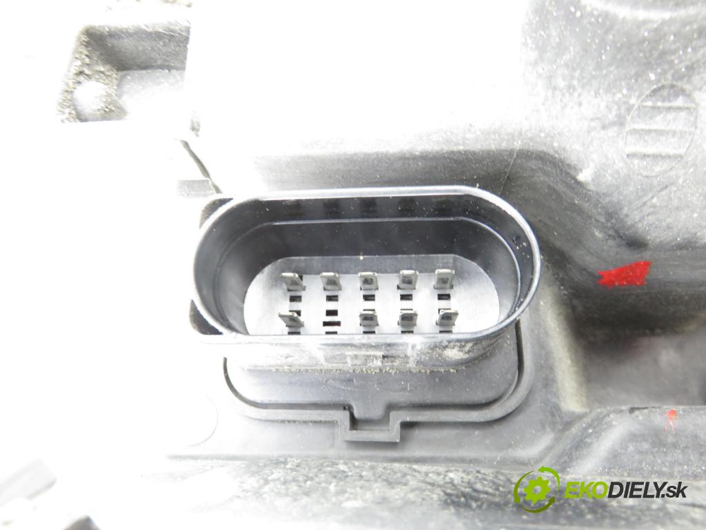 AUDI A6 Avant (4F5, C6) KOMBI 2006 171,00 3.0 TDI quattro - ASB 2967,00 Svetlo LP 4F0941003A
