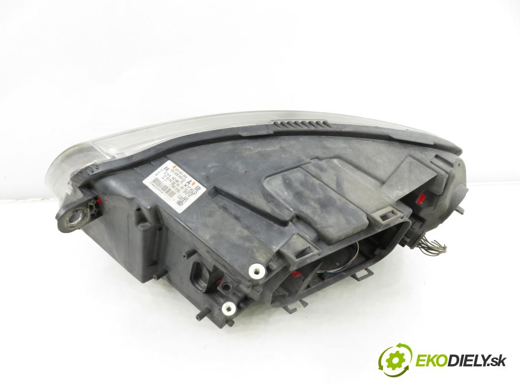 AUDI A6 Avant (4F5, C6) KOMBI 2006 171,00 3.0 TDI quattro - ASB 2967,00 Svetlo PP 4F0941004A