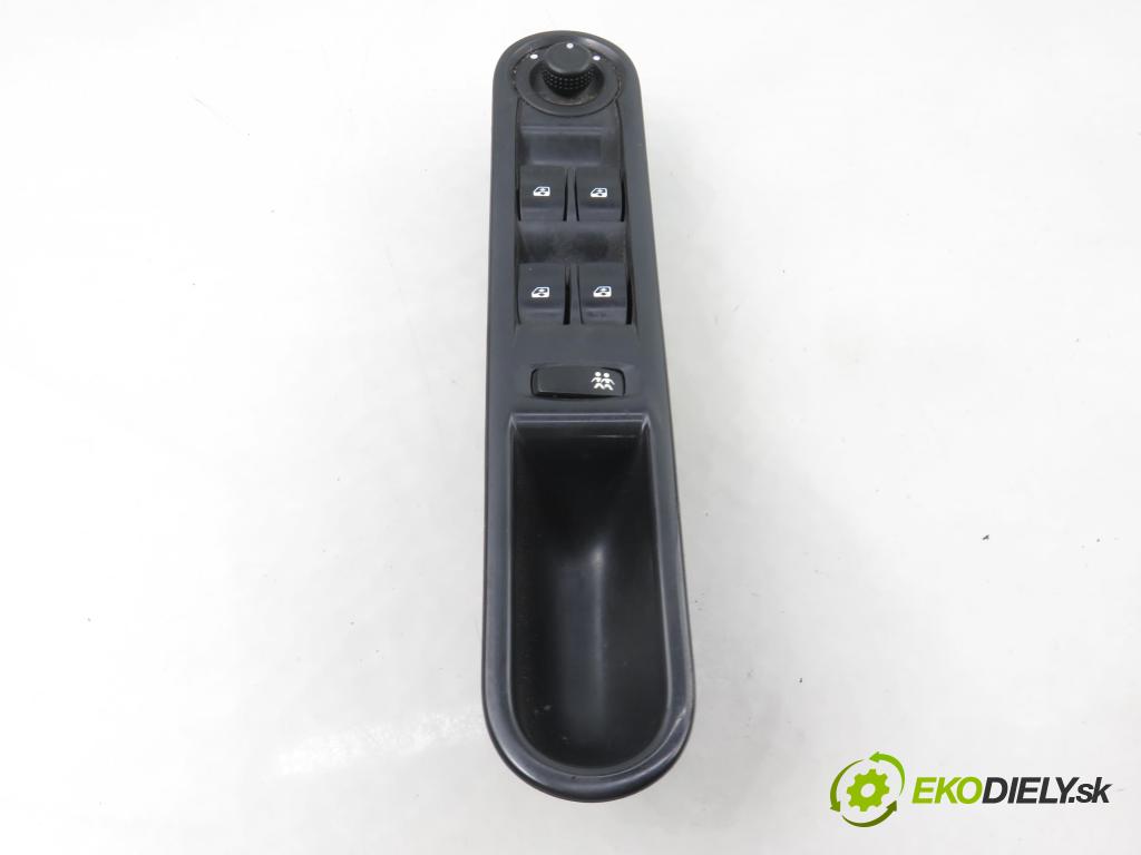 RENAULT ESPACE IV (JK0/1_) MINIVAN 2003 120,00 2.0 Turbo 163 - F4R 794 1998,00 Panel ovládania okien 8200250650