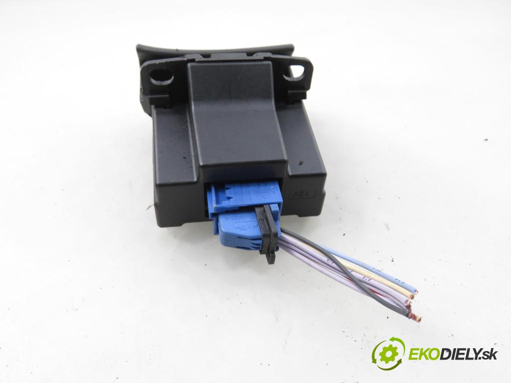 RENAULT ESPACE IV (JK0/1_) MINIVAN 2003 120,00 2.0 Turbo (JK0A, JK0B, JK0N) - F4R 794 1998,00 vypínač brzdy MANUÁL 8200048590C