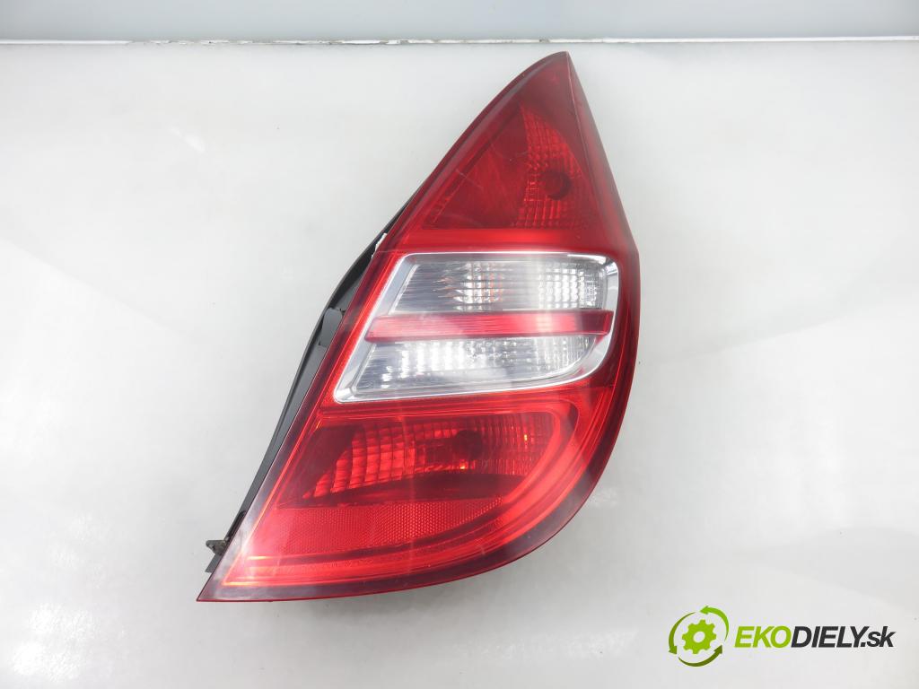 HYUNDAI i30 (FD) HB 2007 66,00 1.6 CRDi - D4FB 1582,00 Svetlo pravé zadné 924022L0