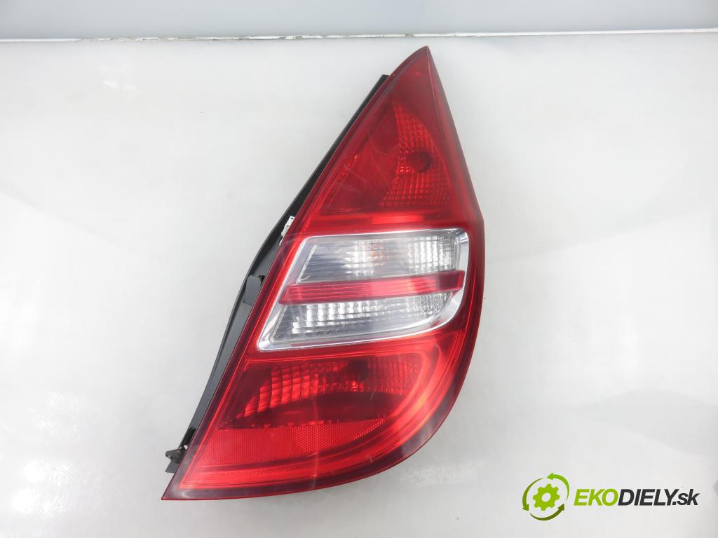 HYUNDAI i30 (FD) HB 2007 66,00 1.6 CRDi - D4FB 1582,00 Svetlo pravé zadné 924022L0