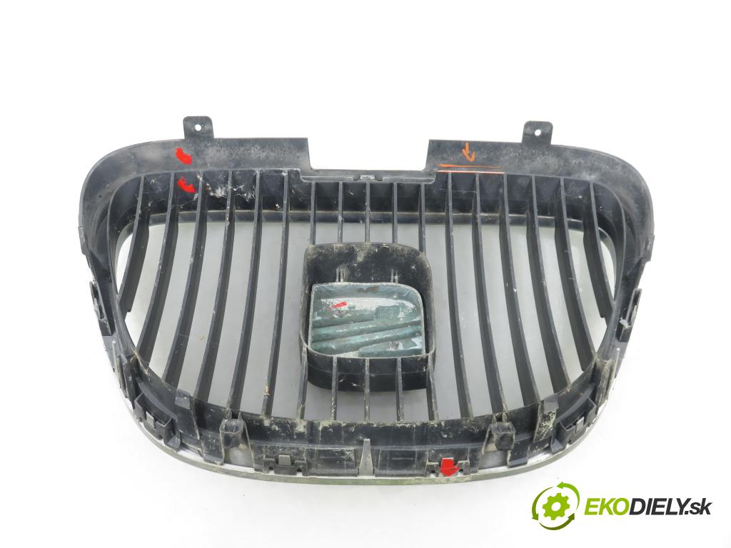 SEAT ALTEA (5P1) MINIVAN 2004 77,00 1.9 TDI PD 105 - BJB 1896,00 mřížka / maska 5P0853654