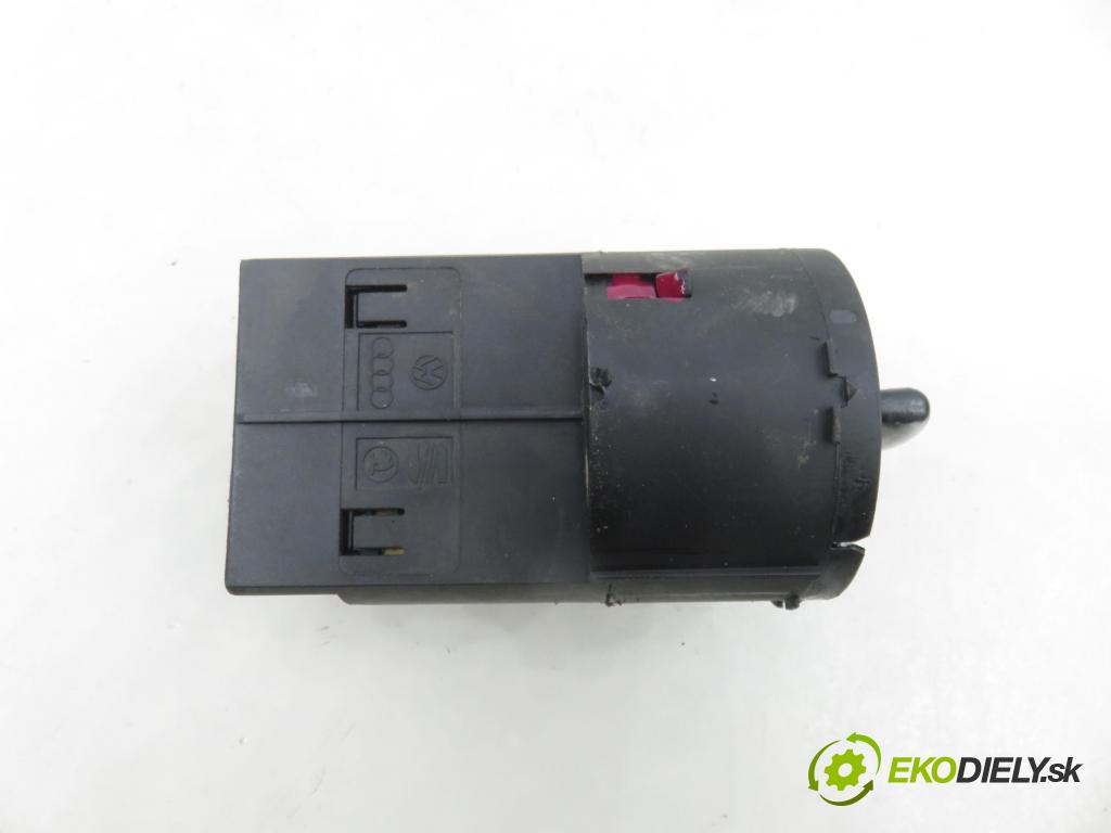 AUDI A3 (8L1) HB 2002 92,00 1.8 - APG 1781,00 prepínač svetlá 8L1941531J