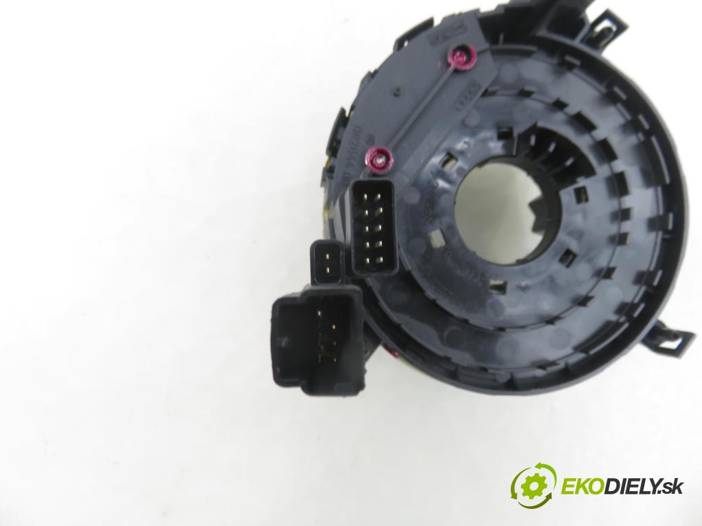 AUDI A4 (8E2, B6) SEDAN 2001 96,00 2 - ALT 1984,00 PÁSKA: air BAG 8E0953541C
