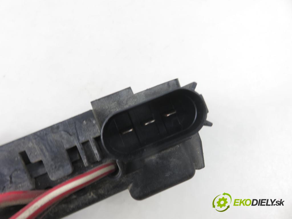 SEAT ALHAMBRA (7V8, 7V9) MINIVAN 2001 85,00 1.9 TDI PD 115 - AUY 1896,00 Skrinka POJISTKY: na BATÉRIA 7M3937548A ; YM2114B261AB ; 7M3937509A