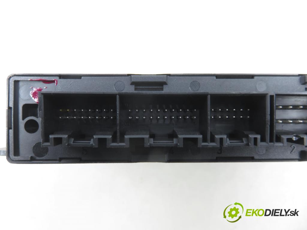 AUDI A4 (8E2, B6) SEDAN 2001 96,00 2 - ALT 1984,00 MODUL komfortu 8E0959433J