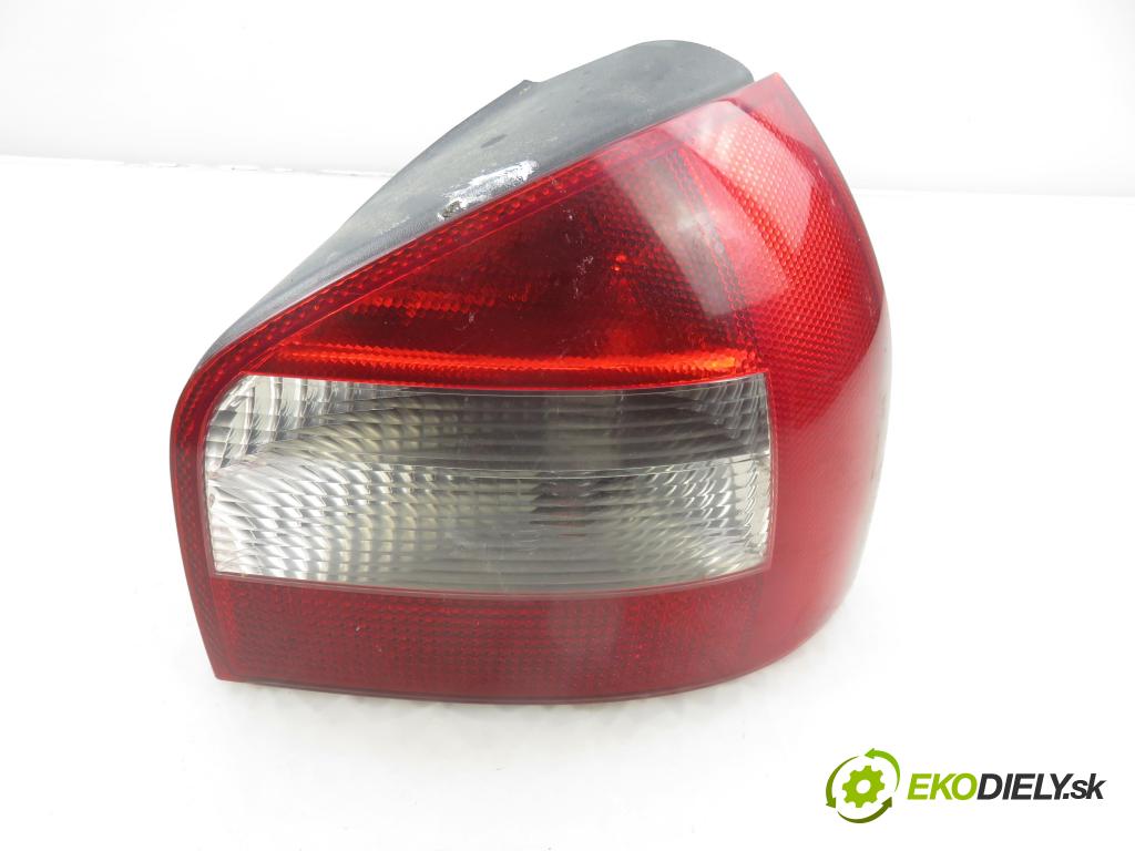 AUDI A3 (8L1) HB 2002 92,00 1.8 - APG 1781,00 Svetlo pravé zadné 8L0945096B