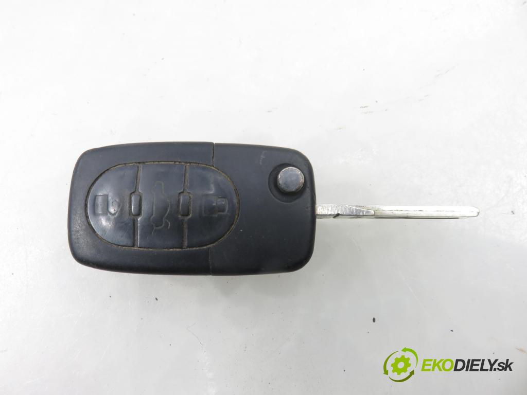 AUDI A4 (8E2, B6) SEDAN 2001 96,00 2 - ALT 1984,00 spinačka / zámky 4D0905851C
