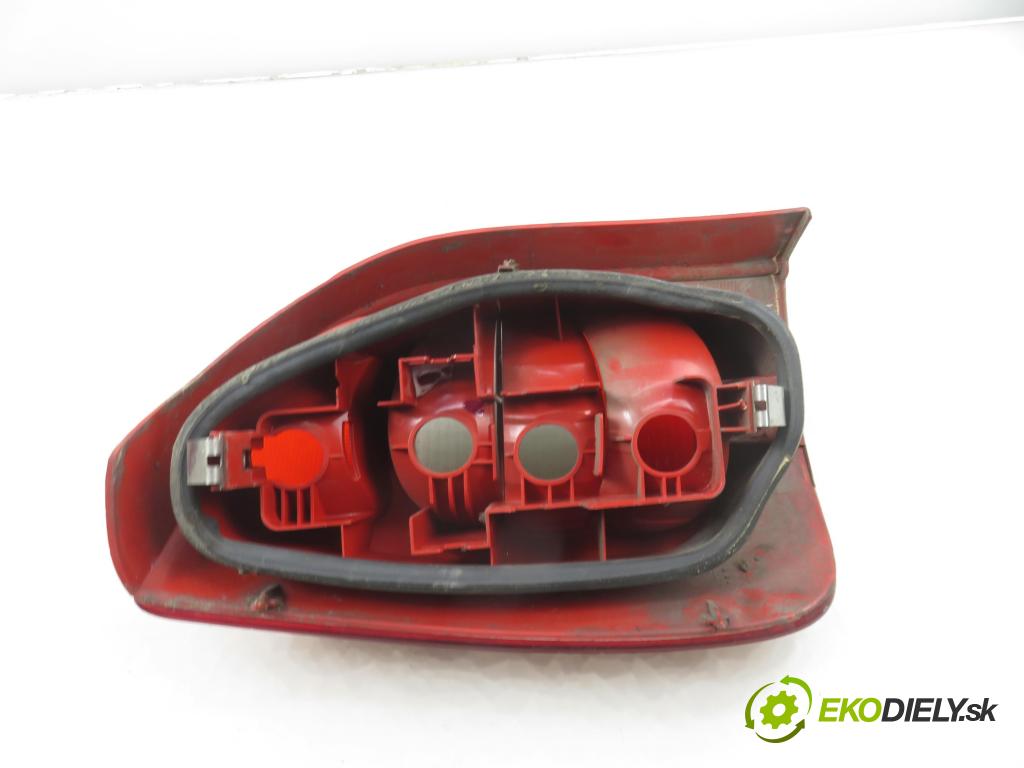 CITROEN XSARA PICASSO (N68) MINIVAN 2002 85,00 1.8 16V - 6FZ (EW7J4) 1749,00 světlo pravé zadní 89300241 ; 9631563980