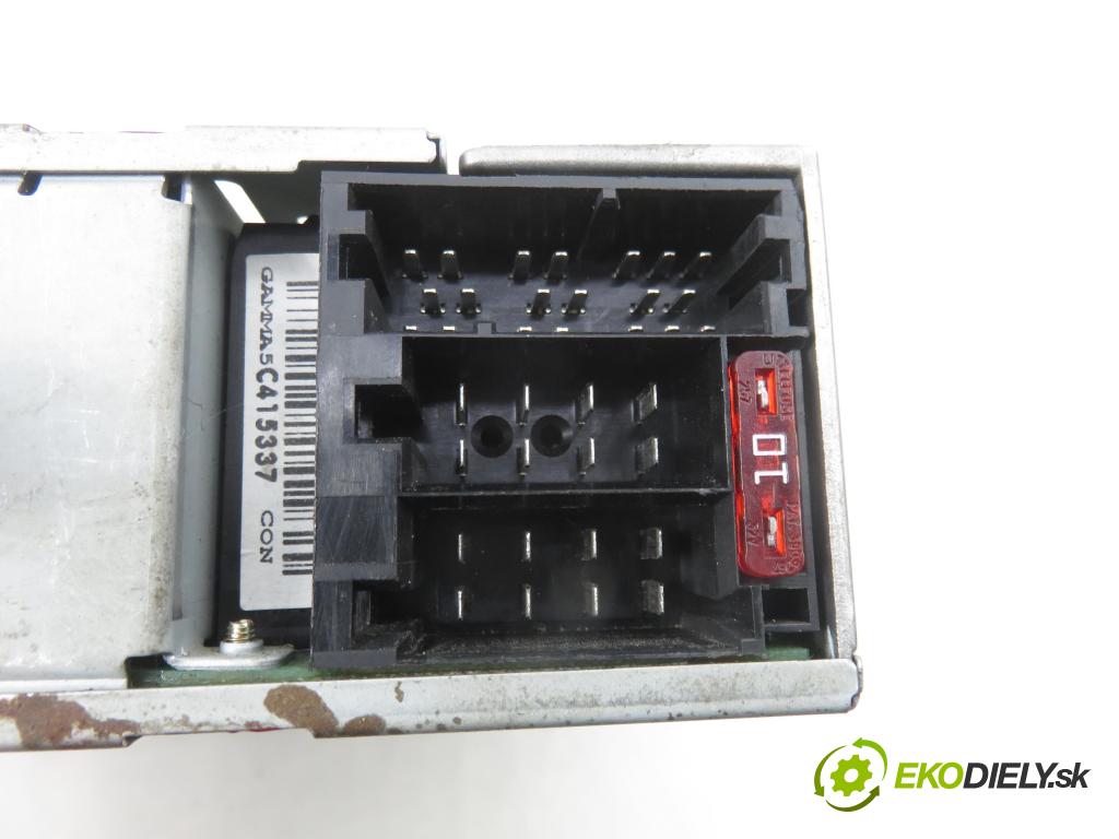 VW PASSAT B5.5 (3B3) SEDAN 2002 74,00 1.9 TDI - AVB 1896,00 RADIO Modul 1J0035186D