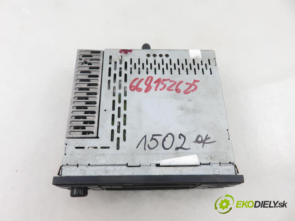 VW PASSAT B5.5 (3B3) SEDAN 2002 74,00 1.9 TDI - AVB 1896,00 RADIO Modul 1J0035186D