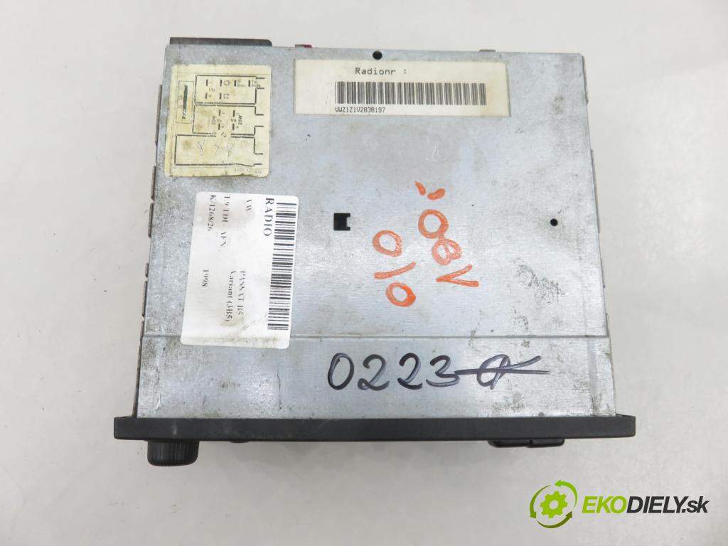VW PASSAT B5 Variant (3B5) KOMBI 1998 81,00 1.9 TDI - AFN 1896,00 RADIO Modul 3B0035156A