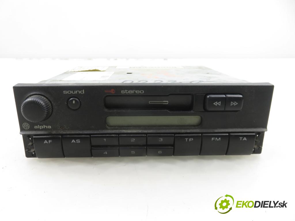 VW PASSAT B5 Variant (3B5) KOMBI 1998 81,00 1.9 TDI - AFN 1896,00 RADIO Modul 3B0035156A
