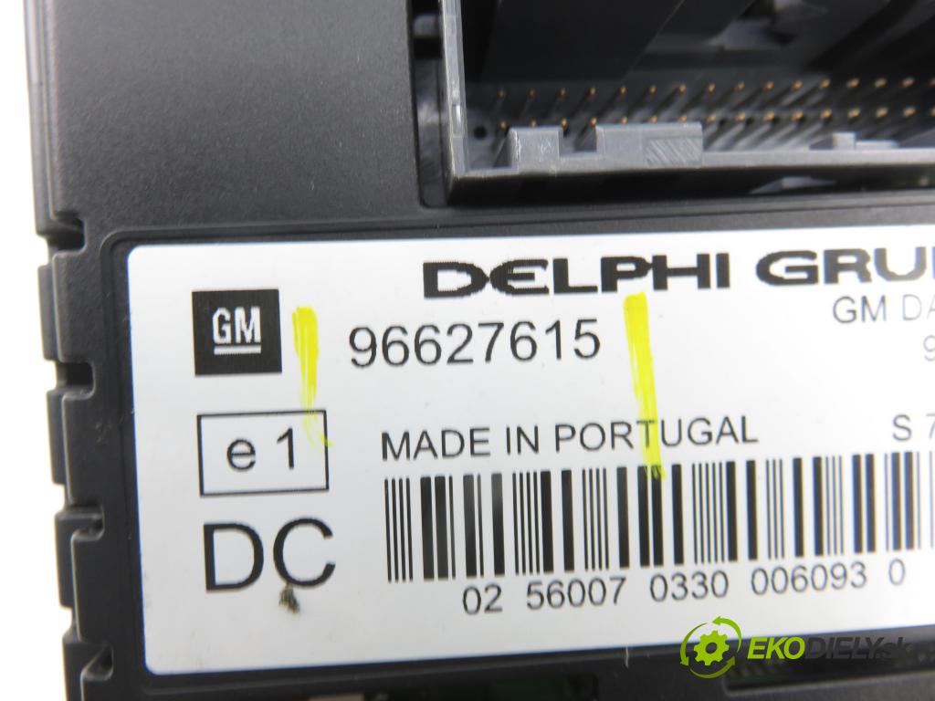 OPEL ANTARA A (L07) SUV 2006 110,00 2.0 CDTI 4x4 - Z 20 DMH 1991,00 RADIO CD 13251056 ; 334183129 ; 96627615