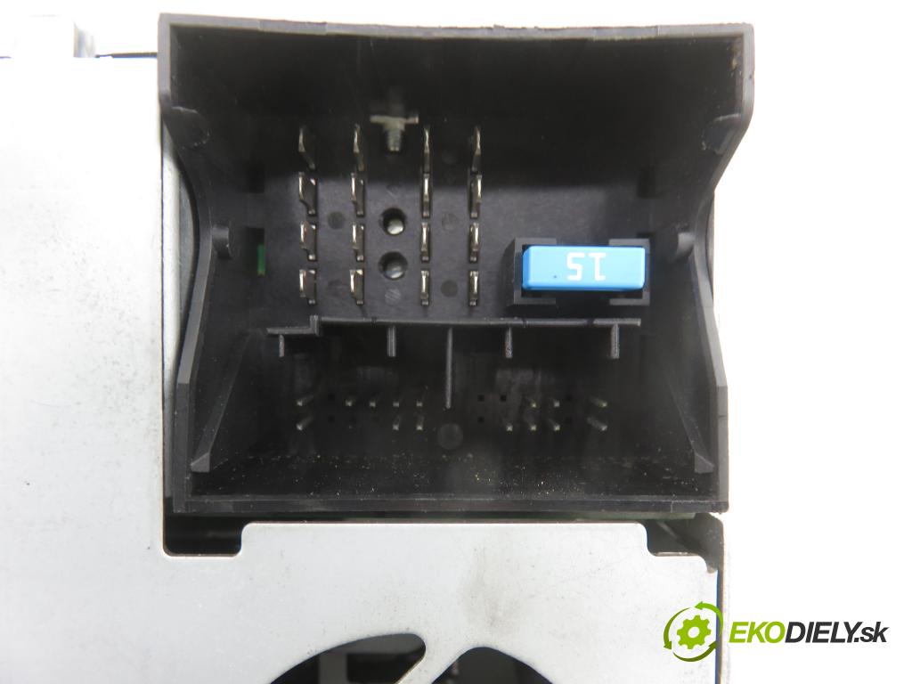 OPEL ANTARA A (L07) SUV 2006 110,00 2.0 CDTI 4x4 - Z 20 DMH 1991,00 RADIO CD 13251056 ; 334183129 ; 96627615